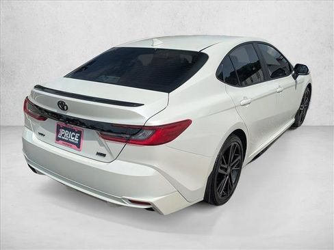 Used 2025 Toyota Camry XSE FWD image 5