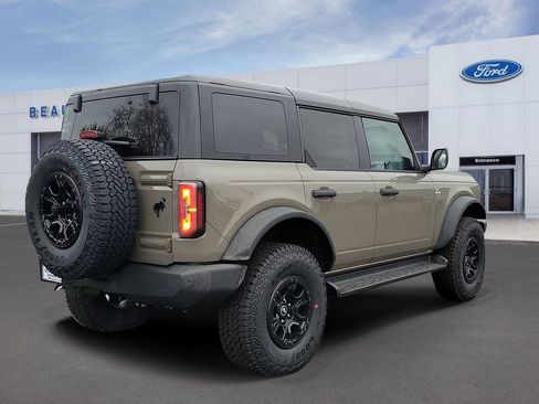 New 2025 Ford Bronco Outer Banks w/ Sasquatch Package image 4