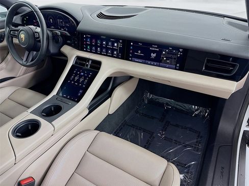 Used 2023 Porsche Taycan image 30