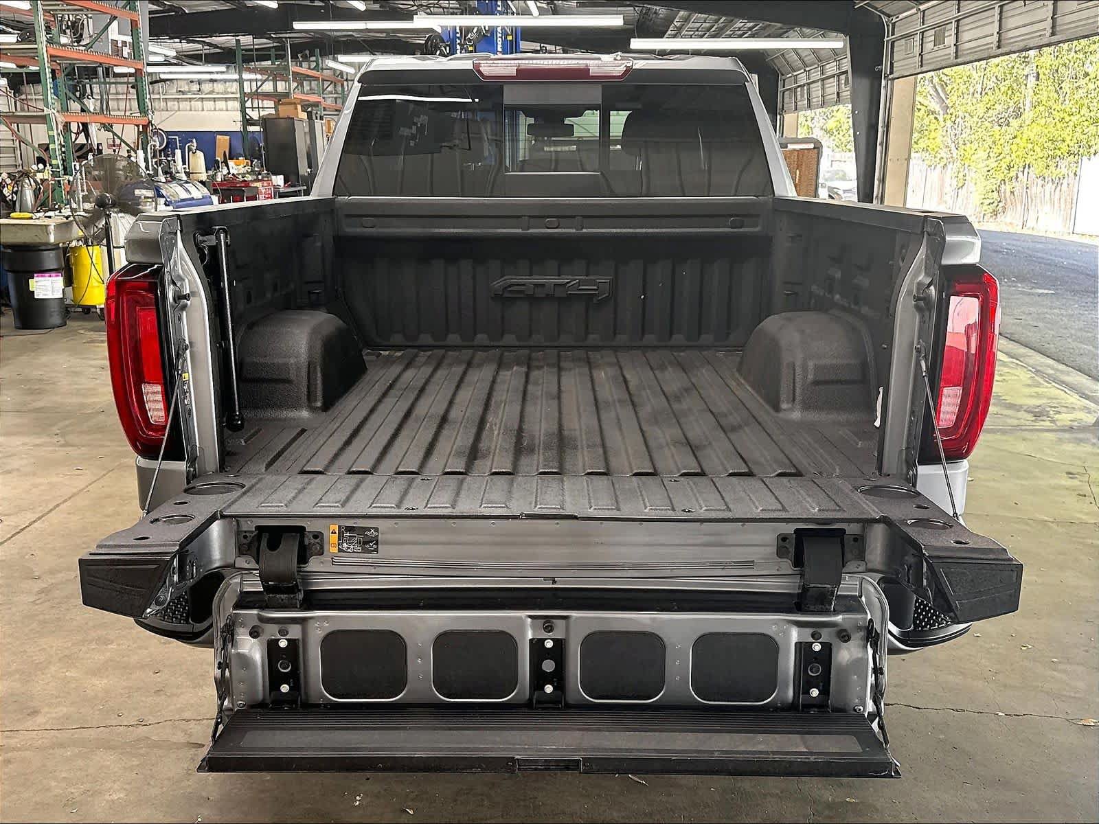 Used 2021 GMC Sierra 1500 AT4 w/ AT4 Preferred Package AWD/4WD image 10