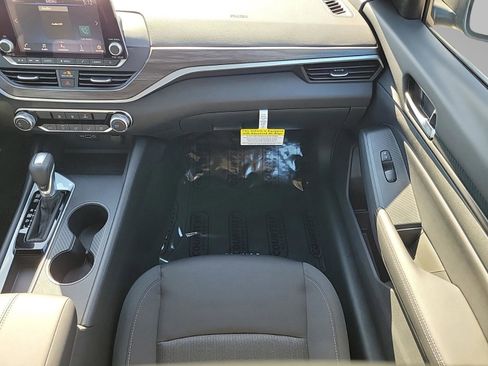 New 2025 Nissan Altima 2.5 SV image 15
