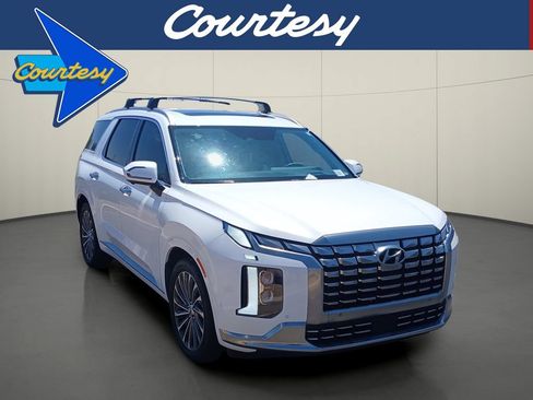 Used 2023 Hyundai Palisade Calligraphy FWD image 1
