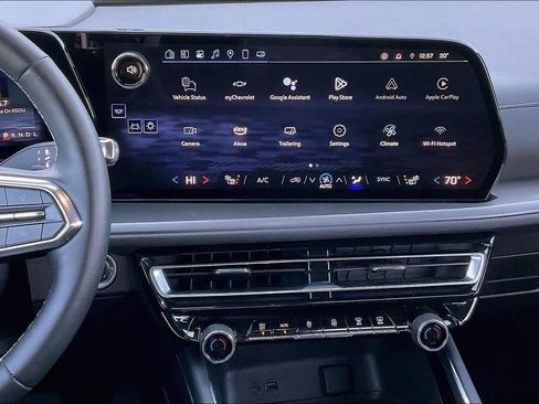 Certified 2025 Chevrolet Traverse LT image 8