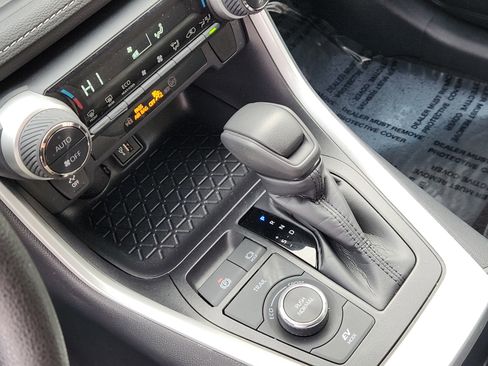 Certified 2025 Toyota RAV4 LE image 17