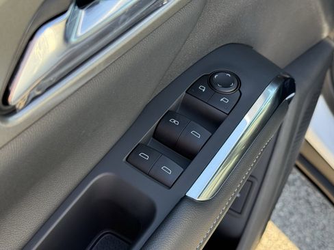 New 2026 Chevrolet Traverse LT image 12