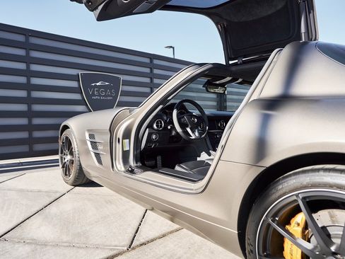 Used 2012 Mercedes-Benz SLS AMG Coupe image 35