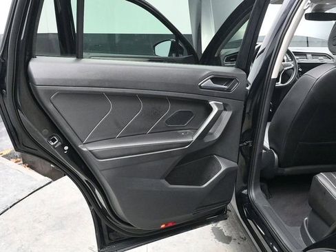 Used 2024 Volkswagen Tiguan SE image 14