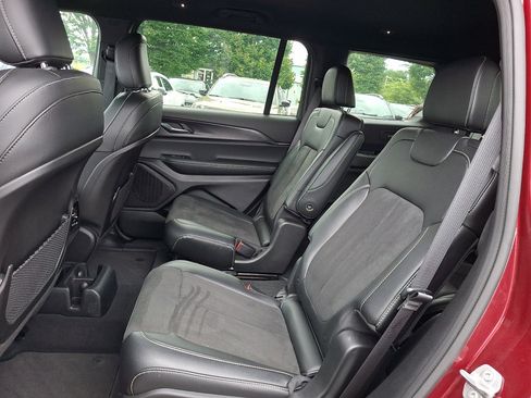 Used 2025 Jeep Grand Cherokee L Laredo AWD/4WD image 20
