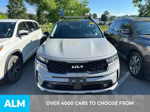 Used 2022 Kia Sorento EX w/ Panoramic Sunroof Package FWD image 2