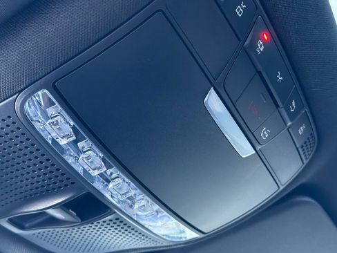 Used 2021 Mercedes-Benz GLC 300 4MATIC image 23