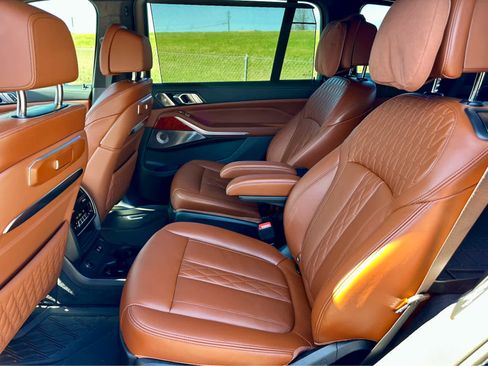 Used 2024 BMW ALPINA XB7 image 13