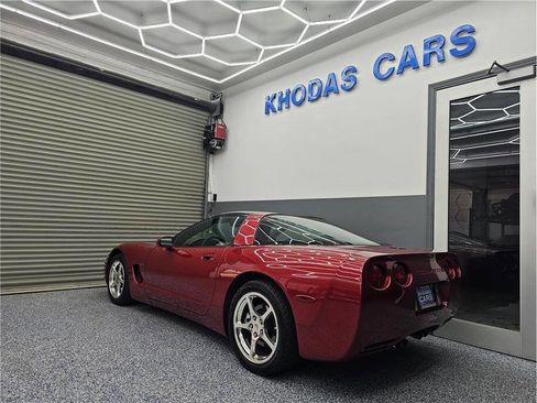 Used 2004 Chevrolet Corvette Coupe w/ Preferred Equipment Group image 3