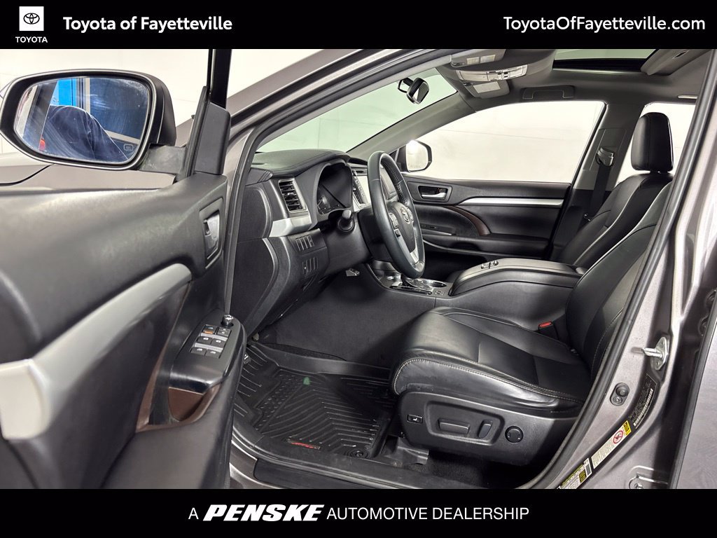 Used 2016 Toyota Highlander XLE AWD/4WD image 27