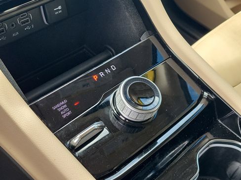 Used 2021 Jeep Grand Cherokee L Limited w/ MOPAR Finishing Package AWD/4WD image 28
