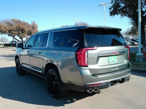 Used 2023 GMC Yukon XL Denali image 9