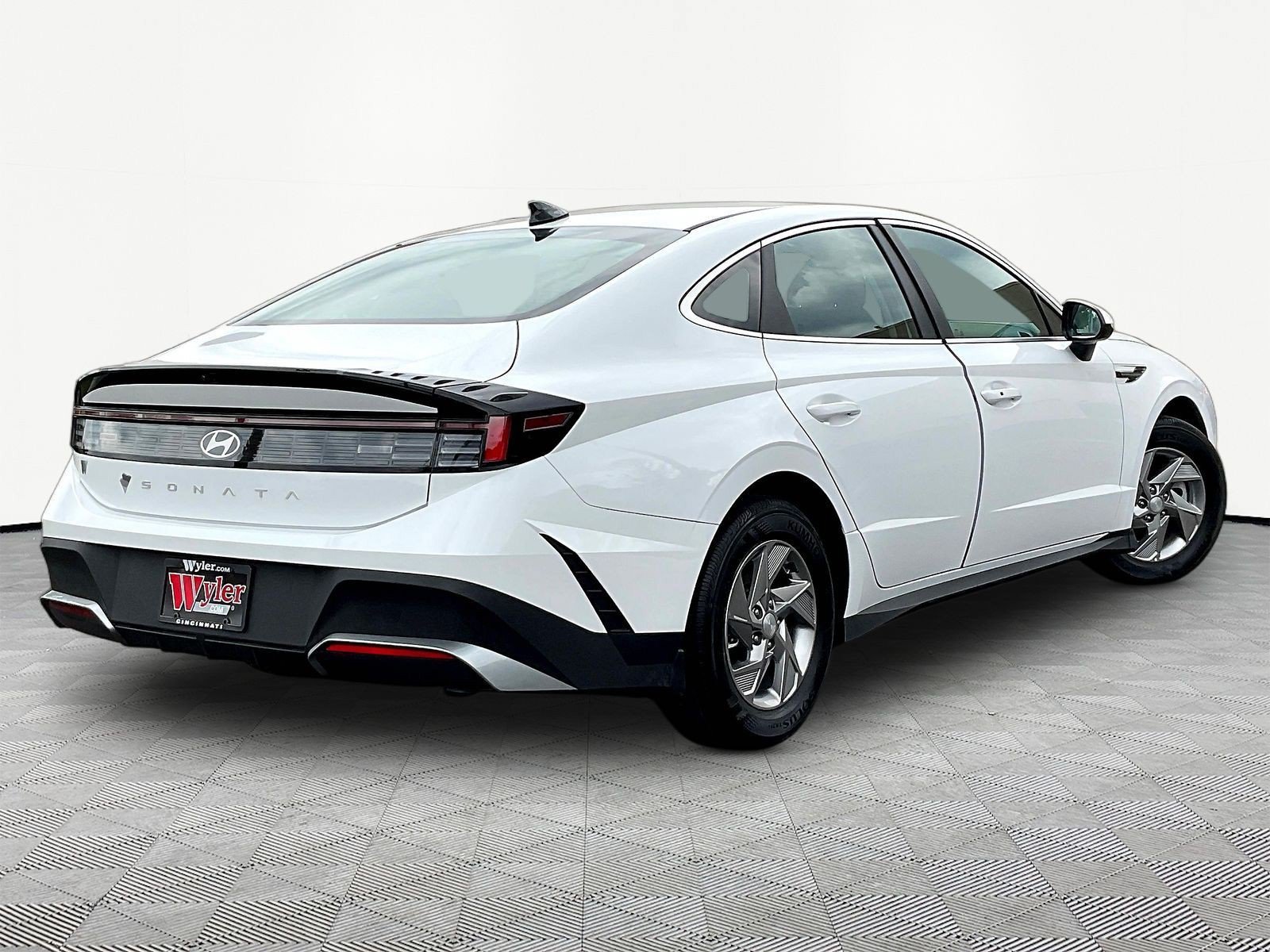 Used 2026 Hyundai Sonata SE FWD image 6