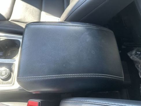 Used 2022 Ford Explorer XLT w/ Equipment Group 202A AWD/4WD image 25