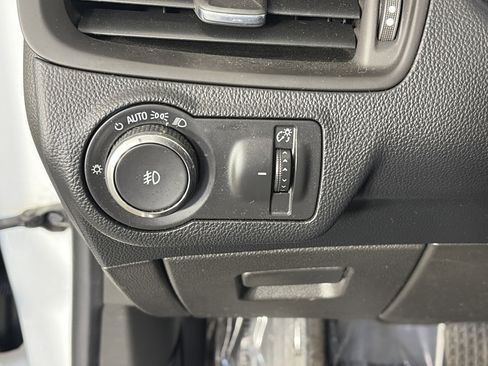Used 2019 Buick Envision Essence image 27