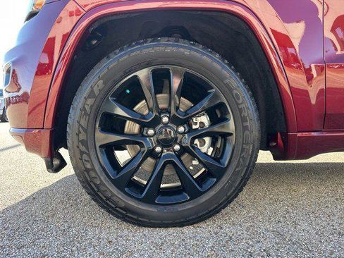 Certified 2021 Jeep Grand Cherokee Laredo X image 51