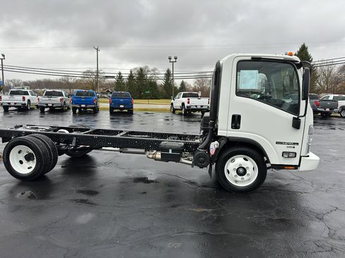 New 2026 Isuzu NPR image 4