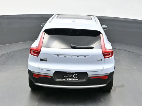 Used 2025 Volvo XC40 B5 Plus AWD/4WD image 34