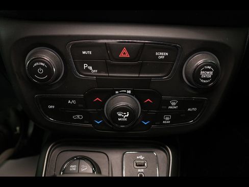 Used 2017 Jeep Compass Trailhawk w/ Navigation Group AWD/4WD image 23