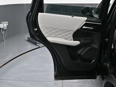 Used 2023 Mitsubishi Outlander SEL image 43