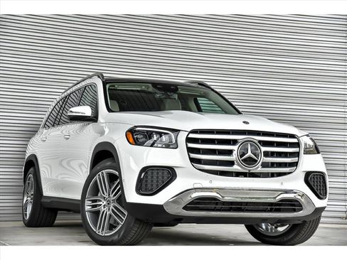 Certified 2025 Mercedes-Benz GLS 450 4MATIC image 1