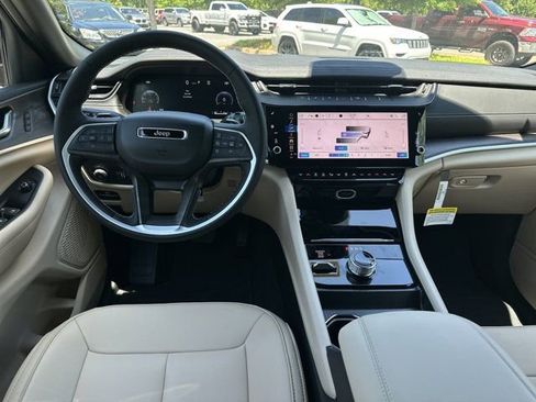 New 2026 Jeep Grand Cherokee Limited AWD/4WD image 21