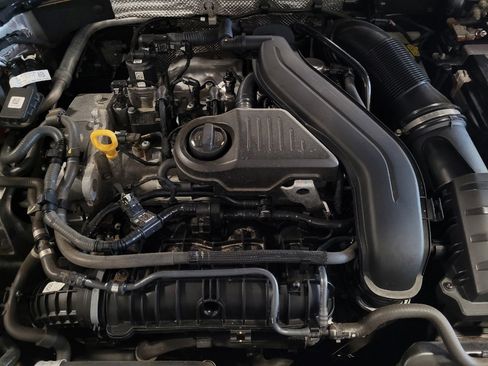 Used 2024 Volkswagen Jetta SE image 30