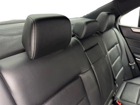 Used 2014 Mercedes-Benz E 350 Sedan image 39