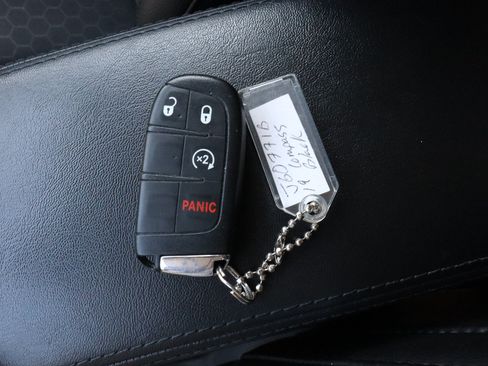 Used 2019 Jeep Compass Latitude FWD image 27