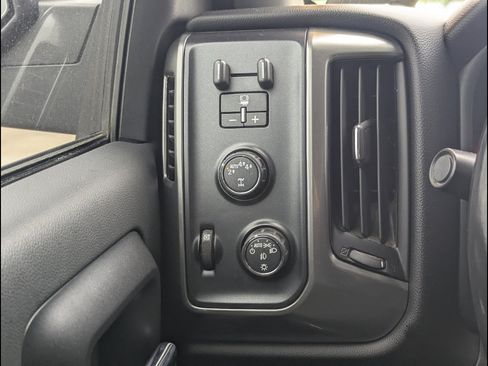 Used 2018 Chevrolet Silverado 1500 LT w/ All Star Edition AWD/4WD image 27