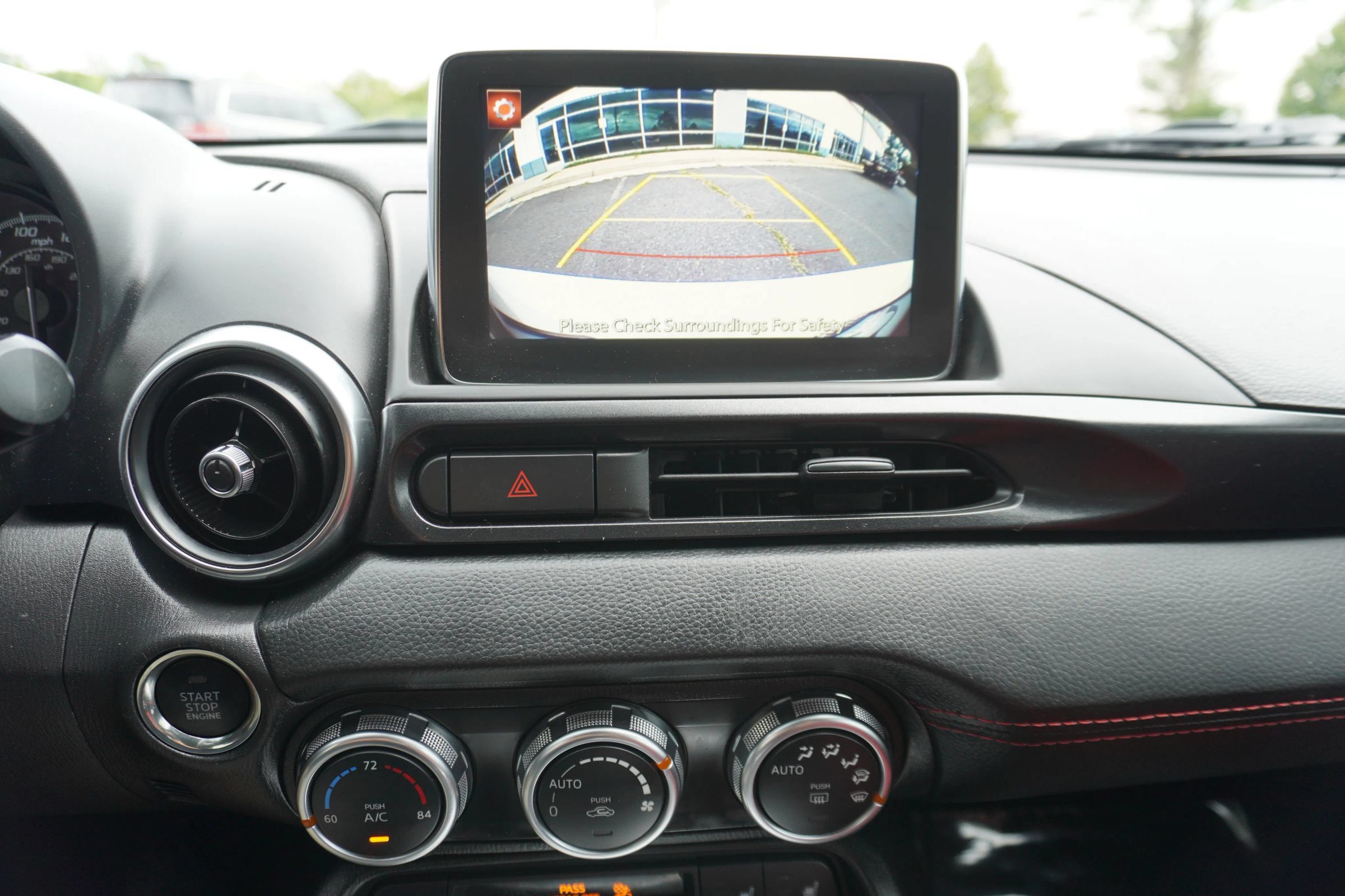 Used 2018 FIAT 124 Spider Abarth w/ Convenience Group RWD image 19