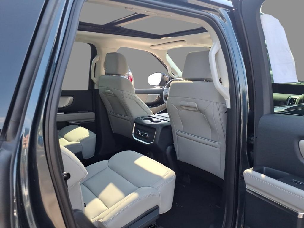 New 2026 Ford Expedition Max Active AWD/4WD image 10
