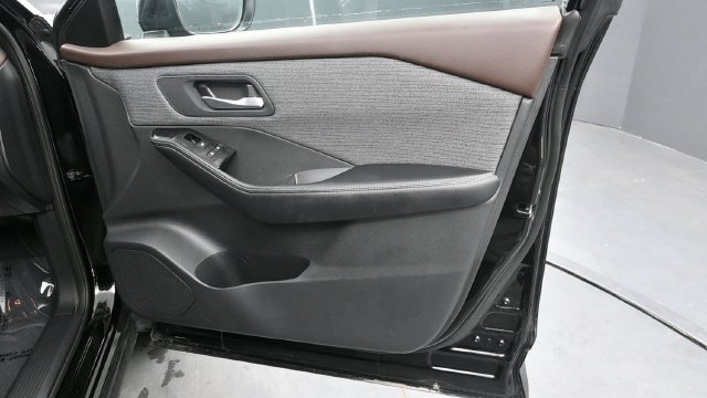Used 2021 Nissan Rogue SV AWD/4WD image 10