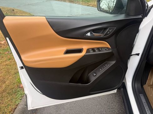 Used 2018 Chevrolet Equinox Premier image 13