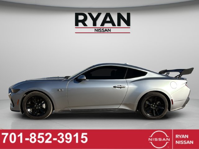 Used 2025 Ford Mustang GT RWD image 3