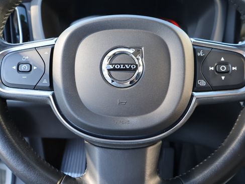 Used 2021 Volvo XC60 T5 Momentum w/ Protection Package Premier image 24