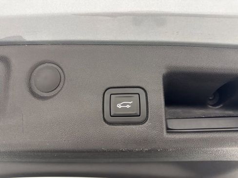 Used 2024 Chevrolet Equinox LT FWD image 27