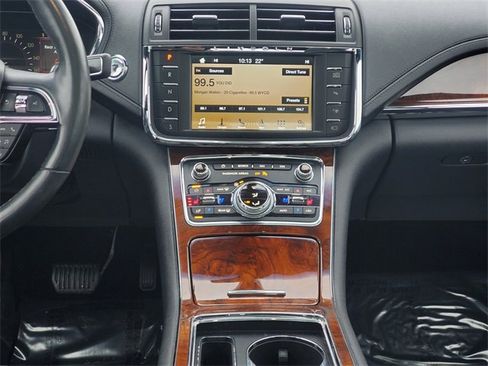 Used 2017 Lincoln Continental Reserve w/ Technology Package image 31