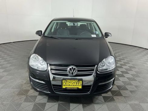 Used 2010 Volkswagen Jetta S image 2