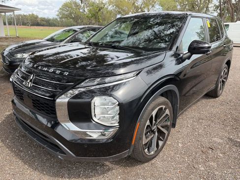 Used 2022 Mitsubishi Outlander SE image 10