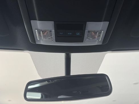 Used 2018 Ford Explorer XLT w/ Equipment Group 202A AWD/4WD image 23