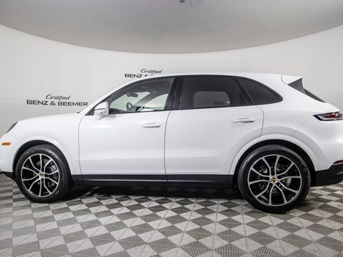 Used 2025 Porsche Cayenne AWD/4WD image 11