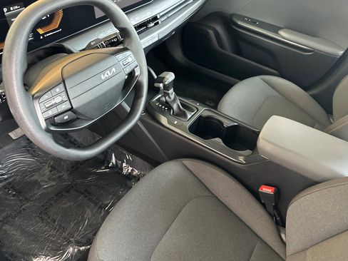 Used 2025 Kia K4 FWD image 11