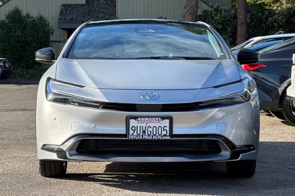 Certified 2025 Toyota Prius XLE FWD image 8