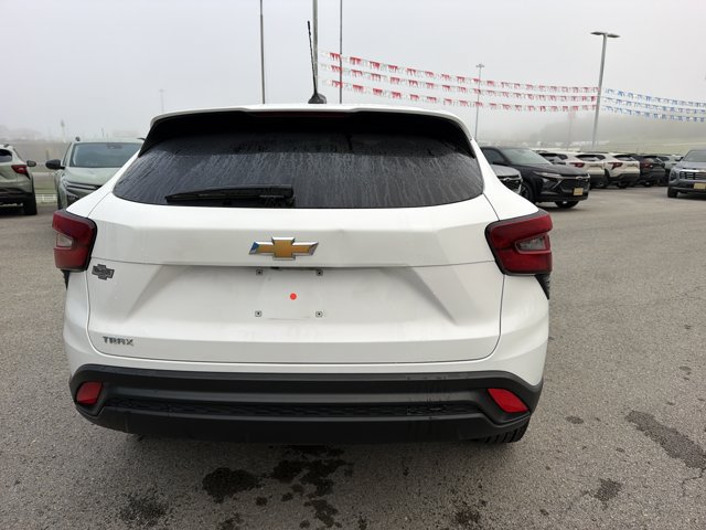 Used 2024 Chevrolet Trax LS FWD image 5