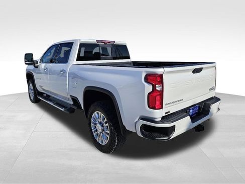 Used 2022 Chevrolet Silverado 2500 High Country w/ Z71 Off-Road Package AWD/4WD image 9