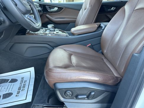 Used 2019 Audi Q7 3.0T Prestige w/ Prestige Package AWD/4WD image 9